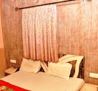 Hotel Adeshwar Gold AHMEDABAD, Ahmedabad 3